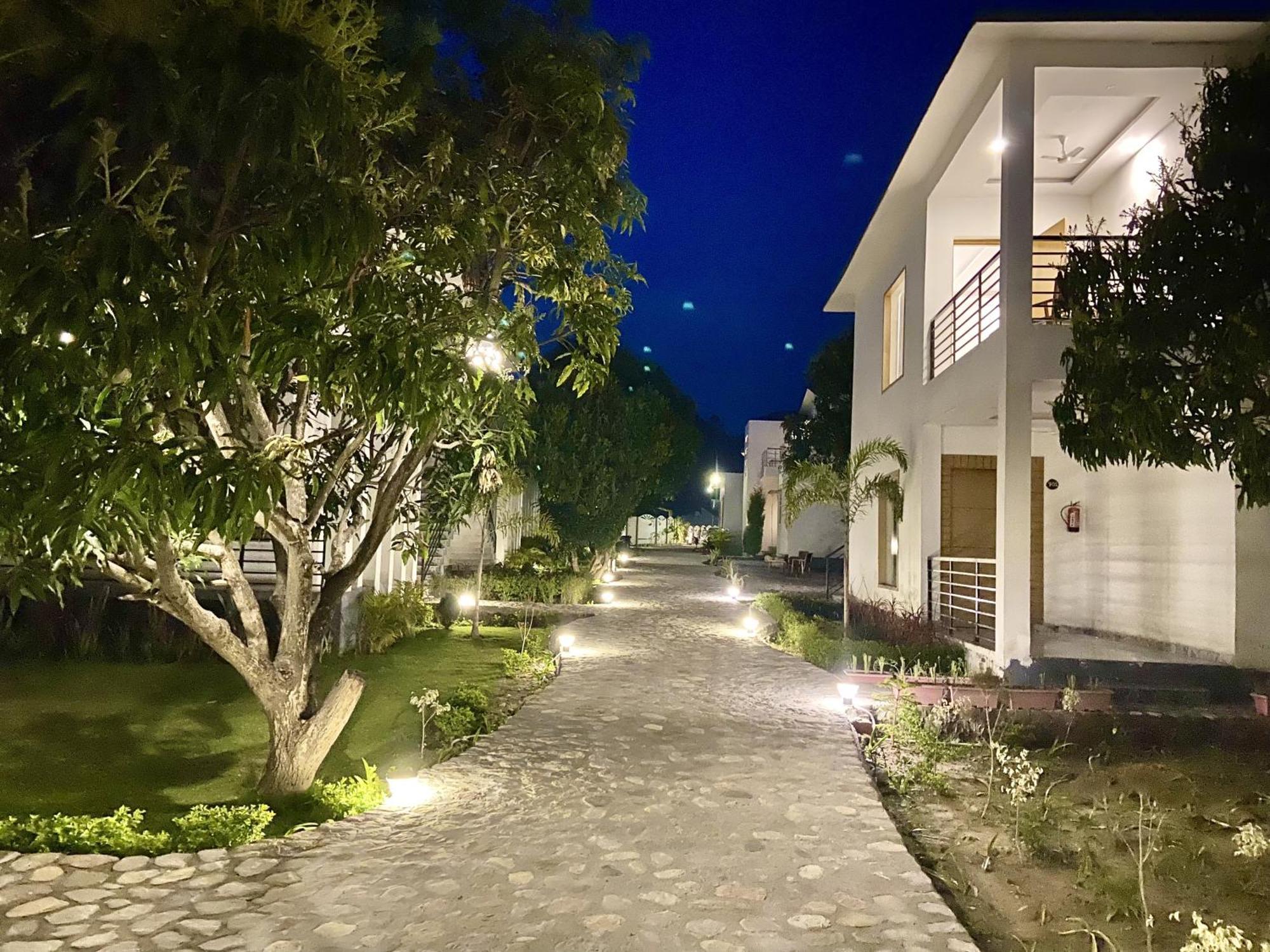 The White Oak Corbett Spa & Resort Ramnagar  Bagian luar foto