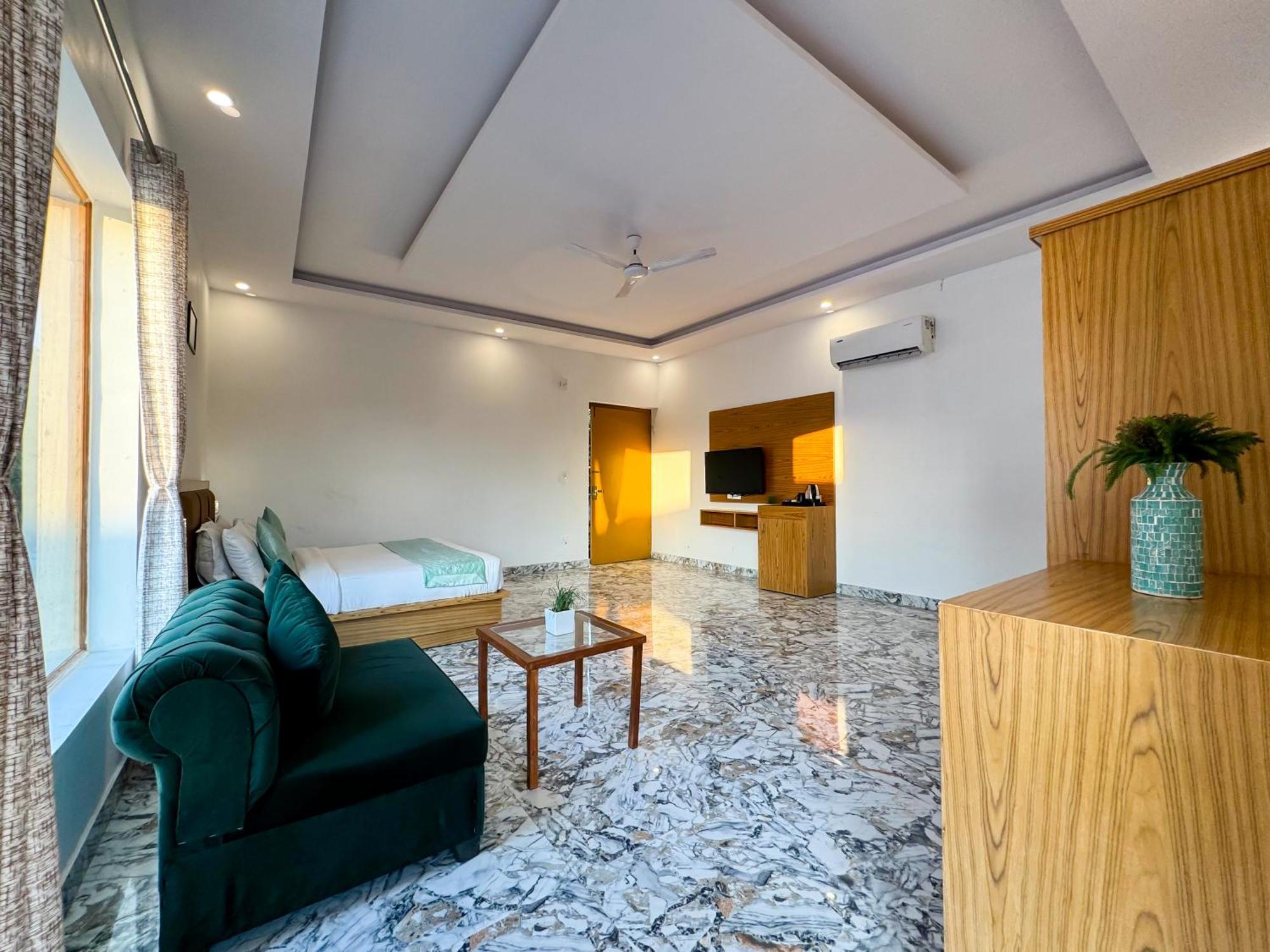 The White Oak Corbett Spa & Resort Ramnagar  Bagian luar foto