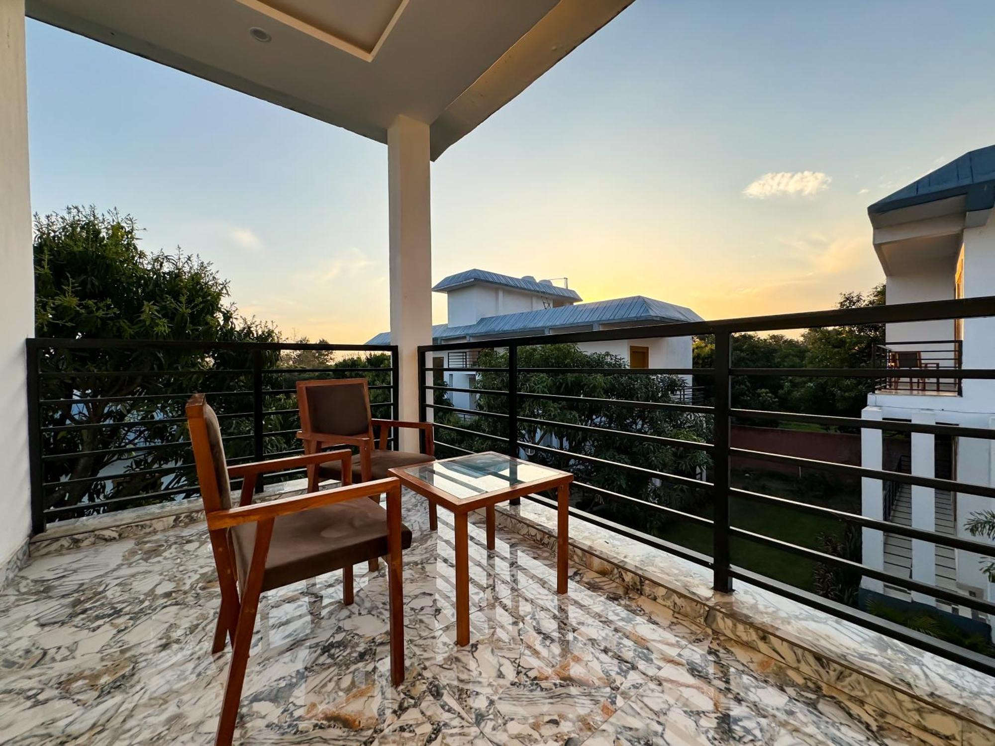 The White Oak Corbett Spa & Resort Ramnagar  Bagian luar foto